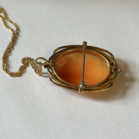 Gorgeous Victorian 12KGF shell Cameo pendant or brooch on a 14kGF 24” chain - Picture 4 of 8